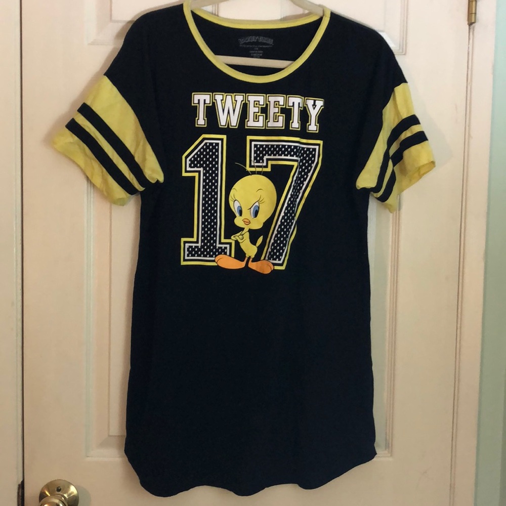 Tweety bird pajamas/sleepwear